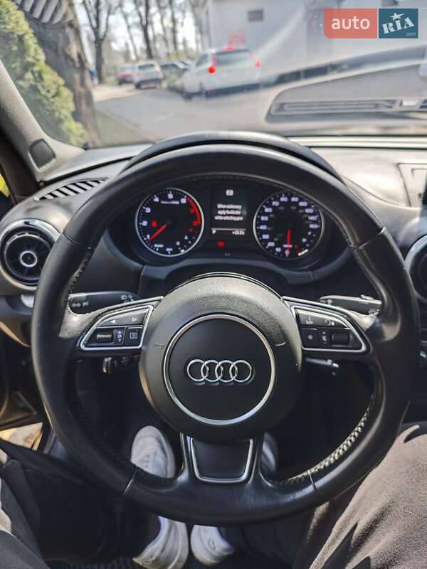 Седан Audi A3 2015 в Киеве