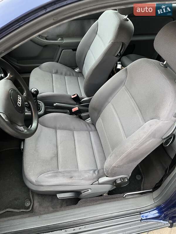 Хэтчбек Audi A3 2000 в Киеве