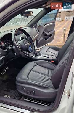 Хетчбек Audi A3 2016 в 