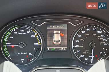 Хетчбек Audi A3 2016 в 