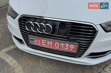 Хэтчбек Audi A3 2016 в 