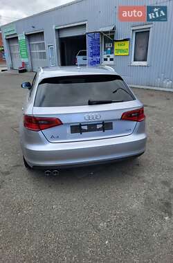 Хэтчбек Audi A3 2016 в 