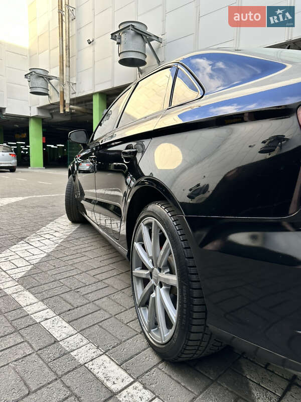 Седан Audi A3 2015 в Киеве