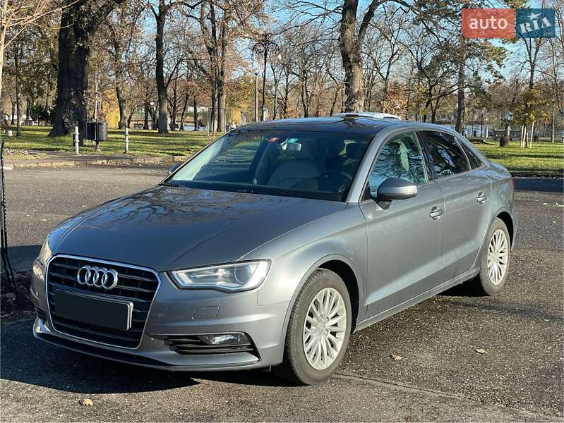 Седан Audi A3 2016 в 
