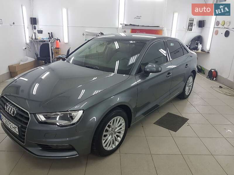 Седан Audi A3 2016 в Ужгороде