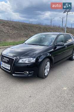 Хэтчбек Audi A3 2011 в 