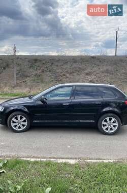 Хэтчбек Audi A3 2011 в 