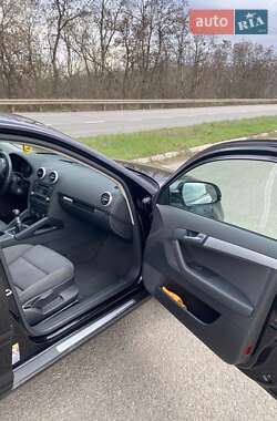 Хэтчбек Audi A3 2011 в 