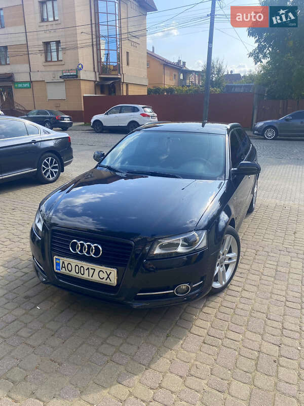 Хэтчбек Audi A3 2012 в 