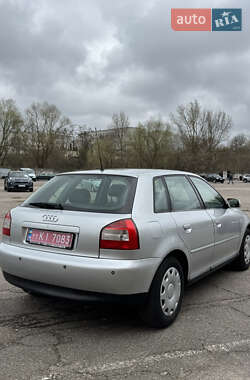 Хэтчбек Audi A3 2002 в 
