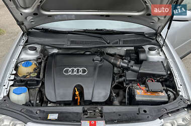 Хэтчбек Audi A3 2002 в 