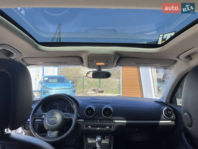 Седан Audi A3 2016 в Стрые