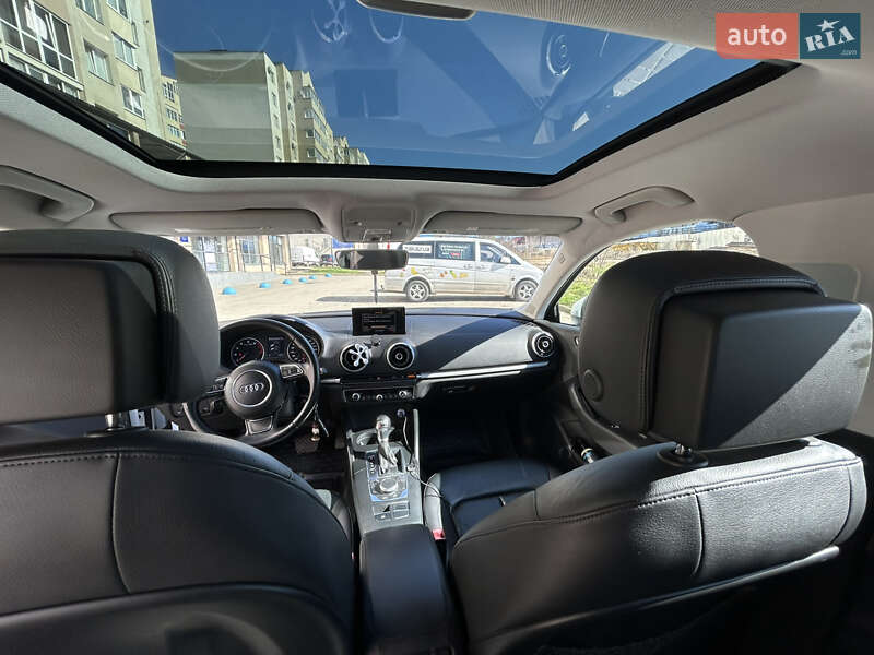 Седан Audi A3 2015 в Чернівцях