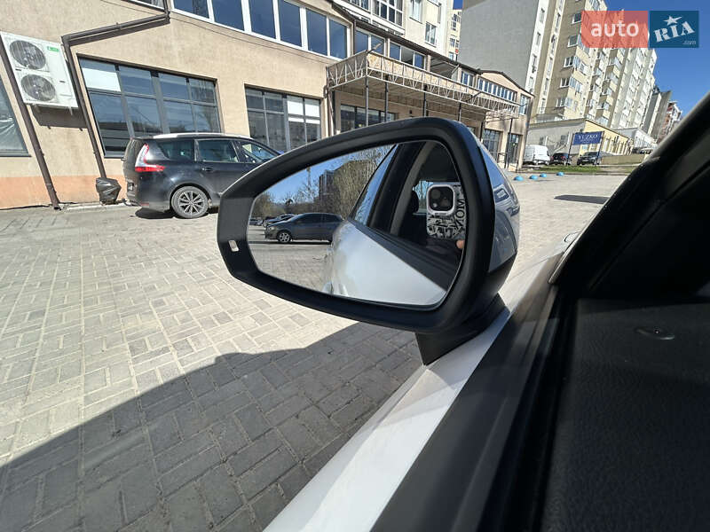 Седан Audi A3 2015 в Чернівцях