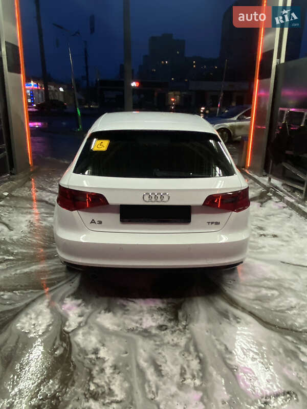 Хэтчбек Audi A3 2014 в Харькове