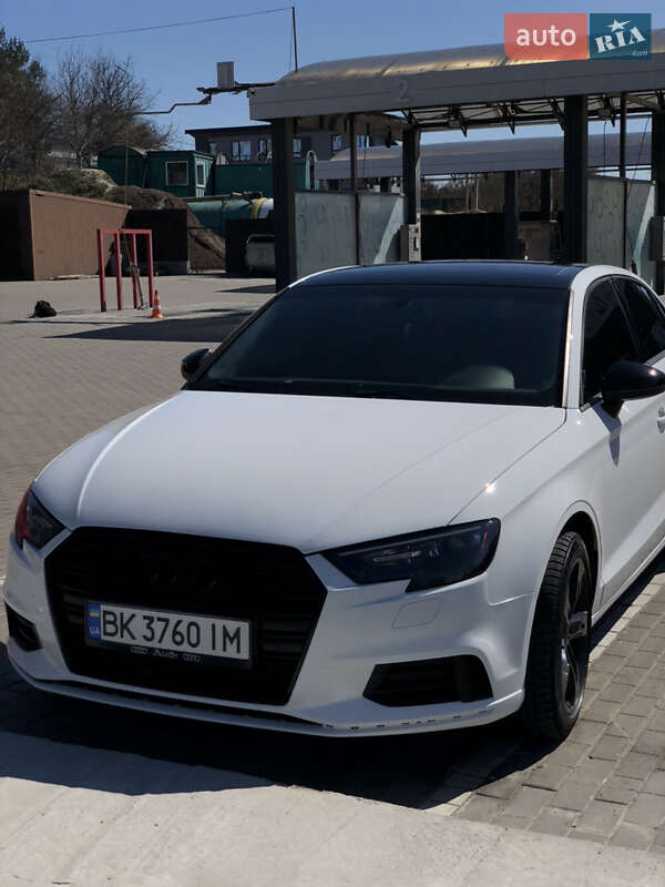 Седан Audi A3 2017 в 