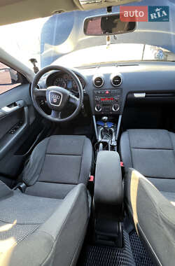 Хэтчбек Audi A3 2005 в 