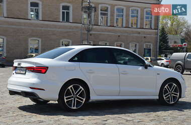 Седан Audi A3 2018 в 