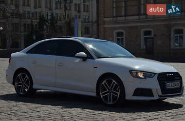 Седан Audi A3 2018 в 