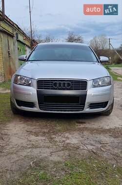 Хэтчбек Audi A3 2004 в 