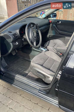 Хетчбек Audi A3 2001 в 
