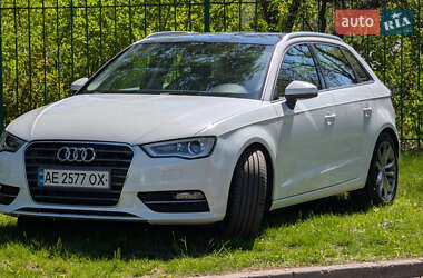 Хэтчбек Audi A3 2016 в 