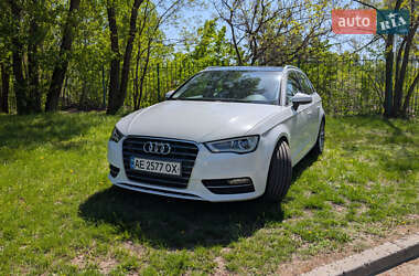 Хэтчбек Audi A3 2016 в 