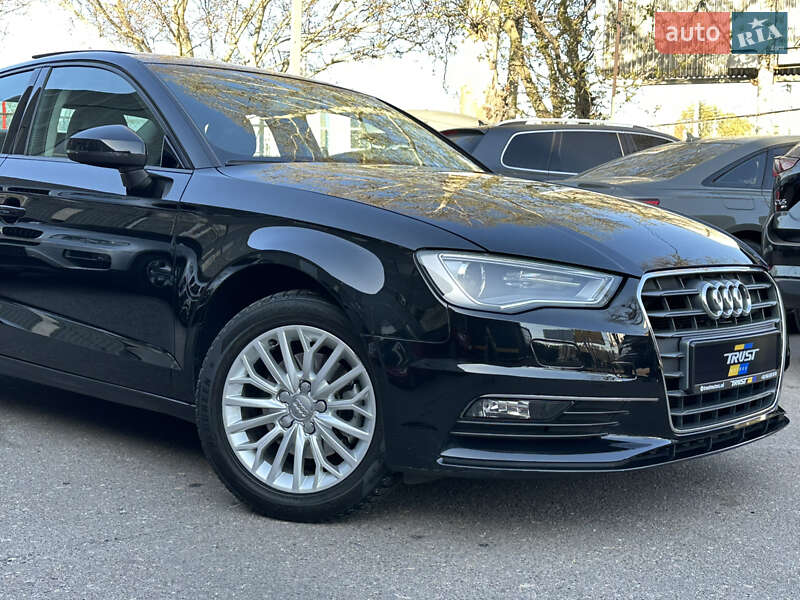 Седан Audi A3 2016 в Одессе