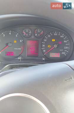 Хетчбек Audi A3 2002 в 