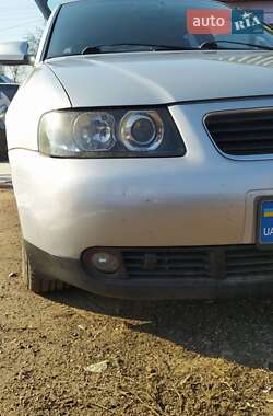 Хетчбек Audi A3 2002 в 