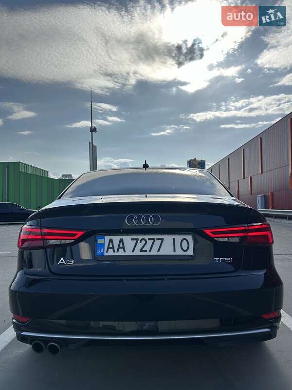 Седан Audi A3 2016 в Киеве