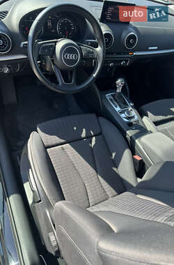 Хэтчбек Audi A3 2017 в 