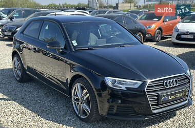 Хэтчбек Audi A3 2017 в 