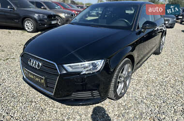 Хэтчбек Audi A3 2017 в 