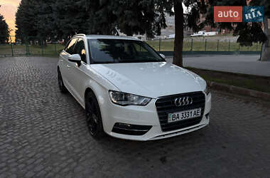 Хэтчбек Audi A3 2013 в 
