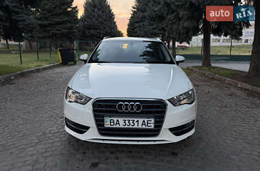 Хэтчбек Audi A3 2013 в 