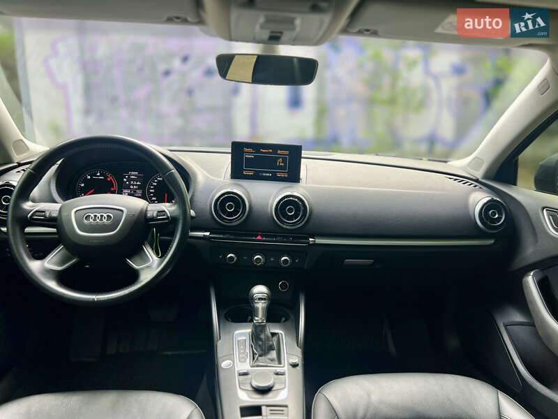 Седан Audi A3 2016 в Киеве