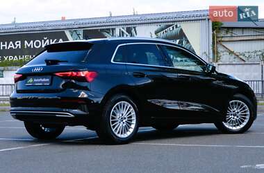 Хетчбек Audi A3 2021 в 