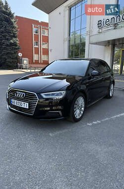 Хетчбек Audi A3 2017 в 