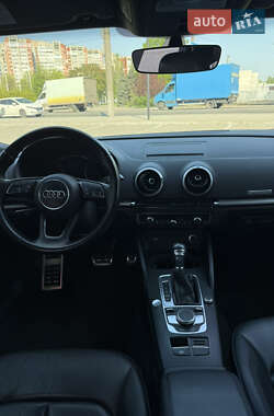 Хетчбек Audi A3 2017 в 