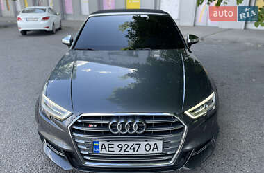 Кабриолет Audi A3 2015 в 
