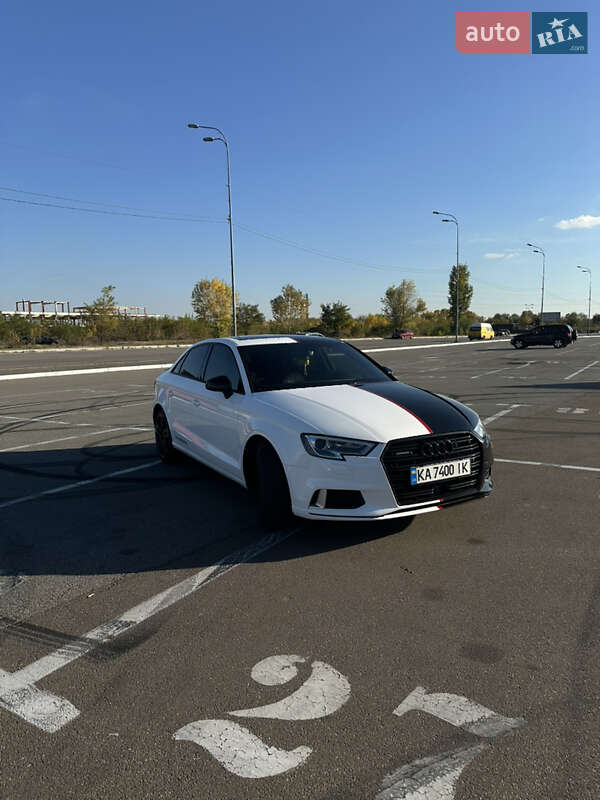 Седан Audi A3 2017 в Киеве