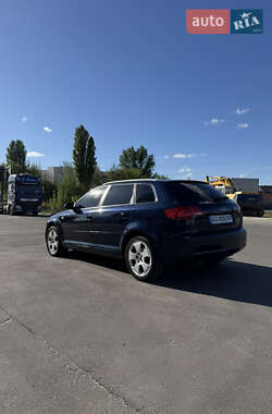 Хэтчбек Audi A3 2006 в 