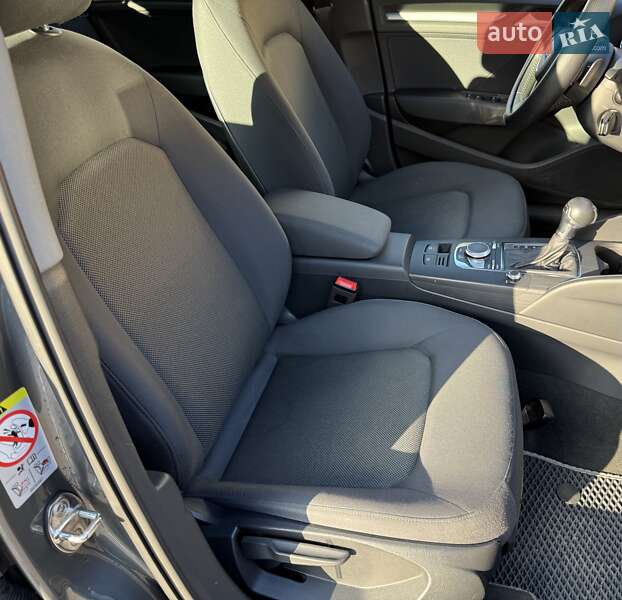 Хетчбек Audi A3 2019 в Львові