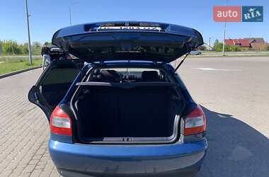 Хэтчбек Audi A3 2001 в 