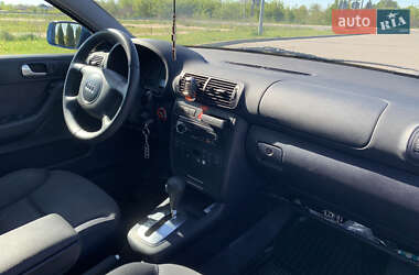 Хэтчбек Audi A3 2001 в 