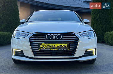 Хэтчбек Audi A3 2016 в 