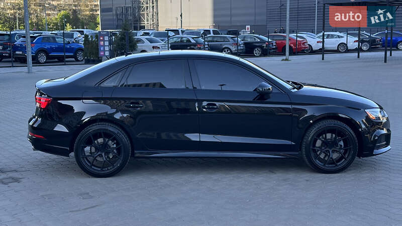 Седан Audi A3 2016 в Киеве