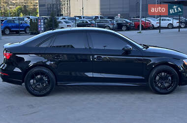 Седан Audi A3 2016 в 