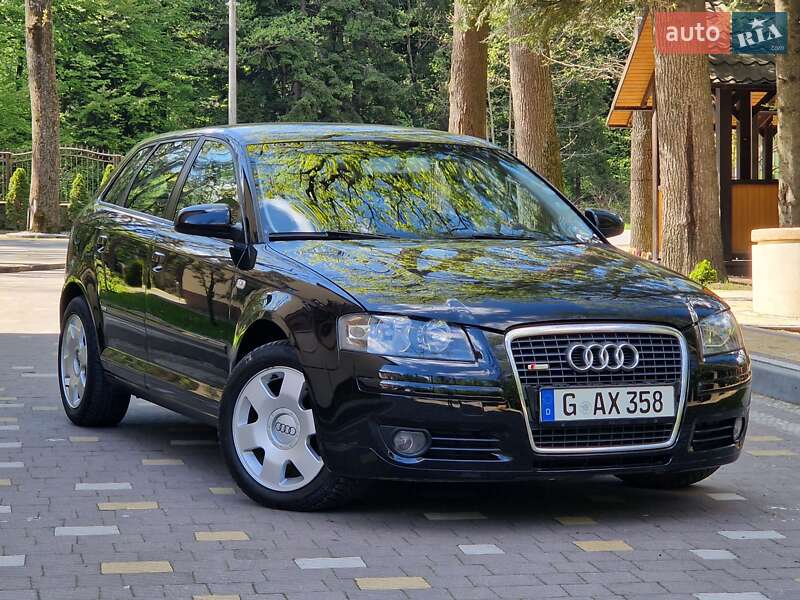 Хэтчбек Audi A3 2005 в 